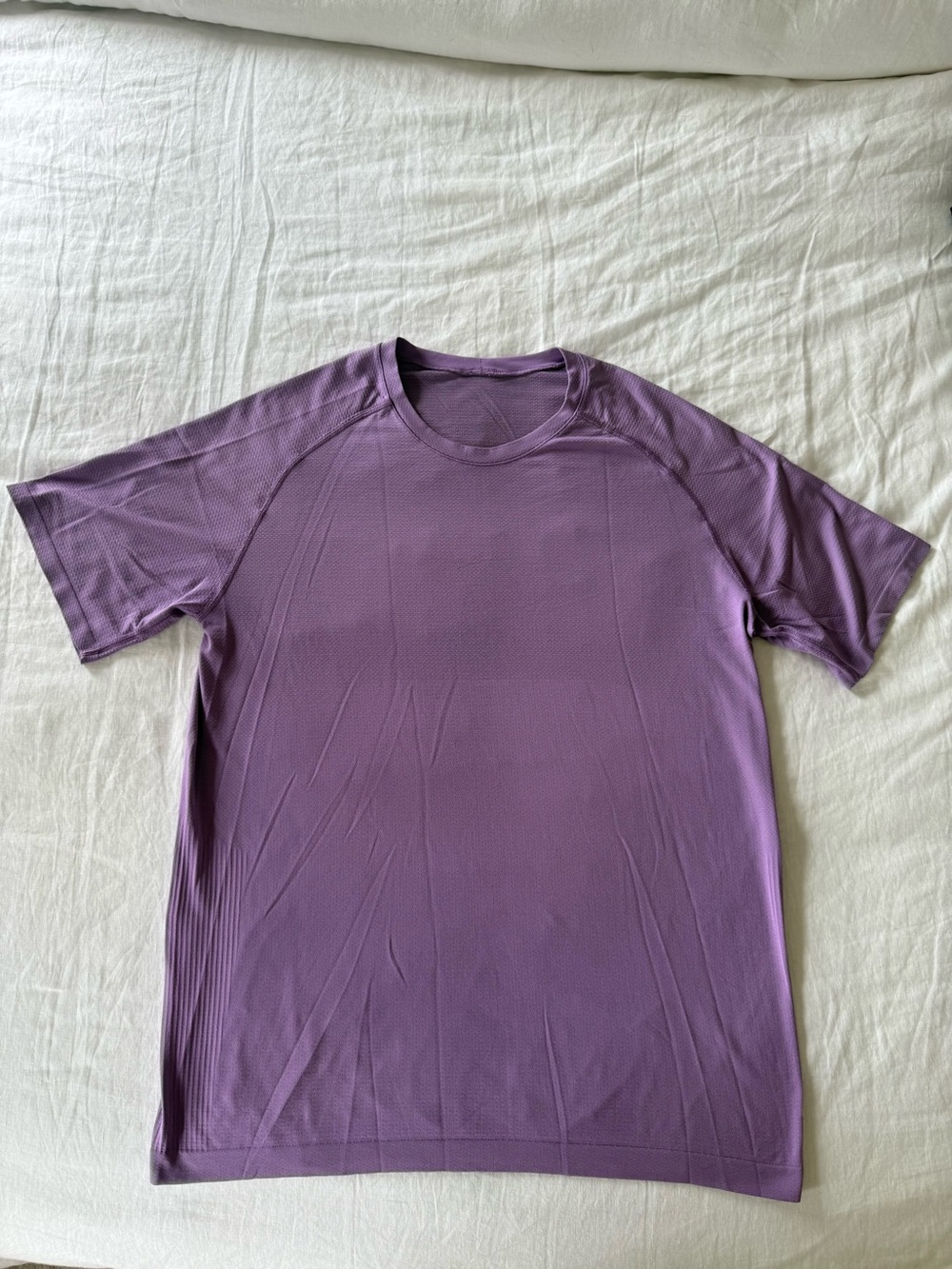 Men's Purple Short-Sleeve Performance Tee